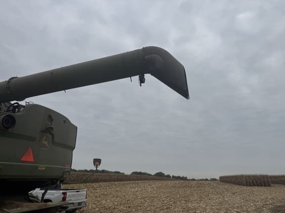 Image of John Deere S770 equipment image 4