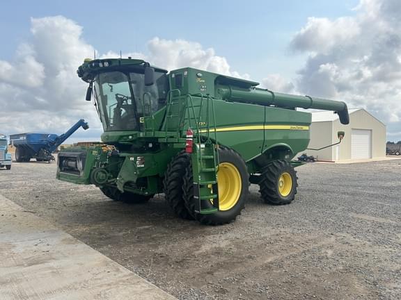 Image of John Deere S770 equipment image 2