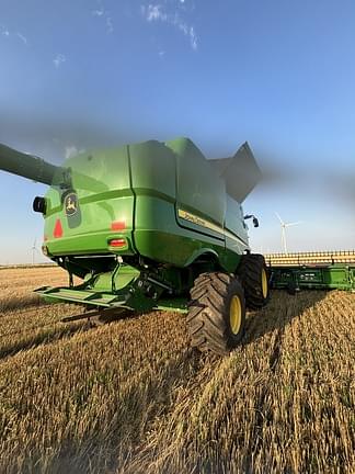 Image of John Deere S770 equipment image 4