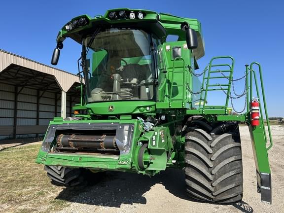 Image of John Deere S770 equipment image 2