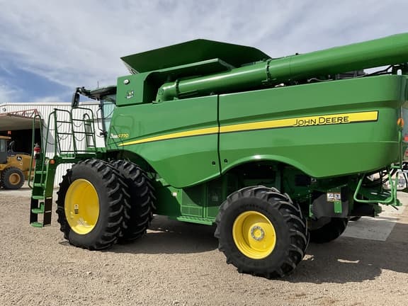 Image of John Deere S770 equipment image 4