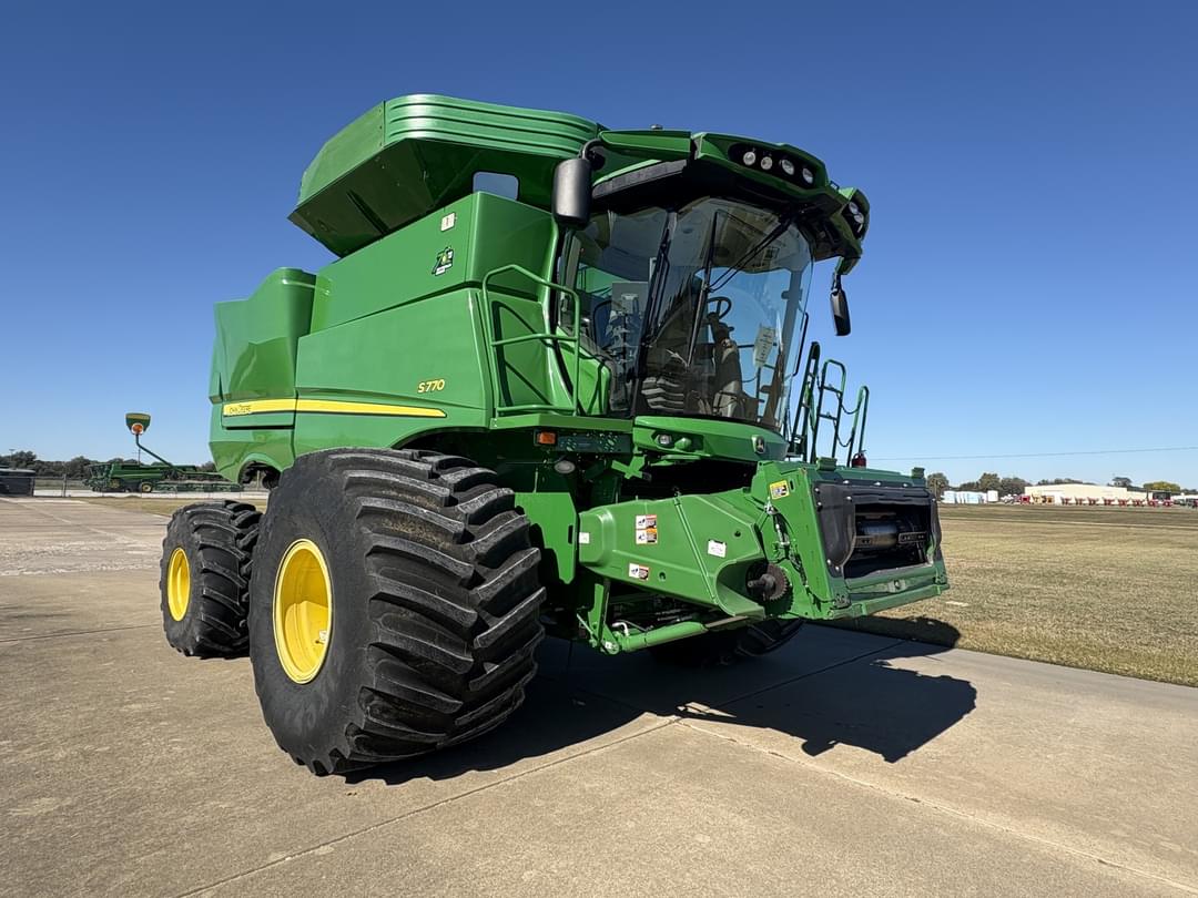 Image of John Deere S770 Image 1
