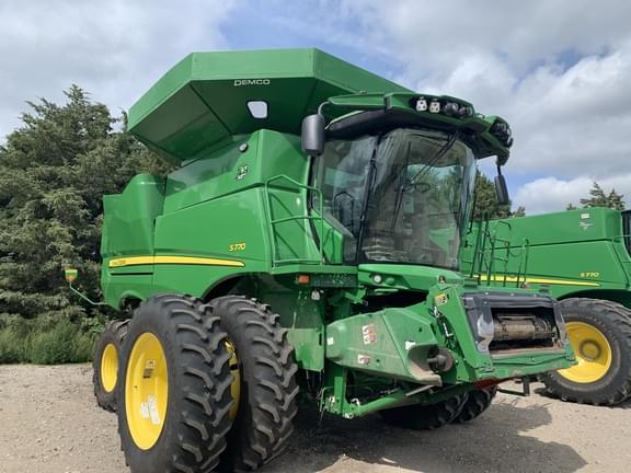 Image of John Deere S770 equipment image 2