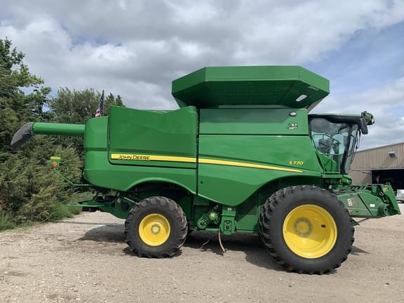 Image of John Deere S770 equipment image 1