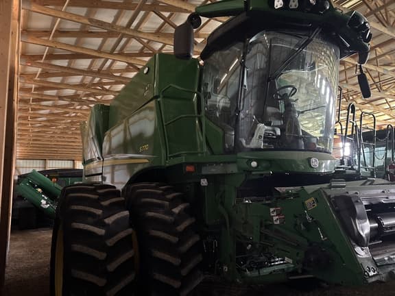 Image of John Deere S770 equipment image 2
