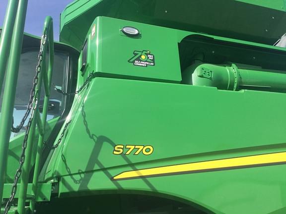 Image of John Deere S770 equipment image 1