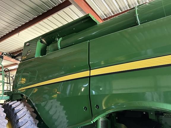 Image of John Deere S770 equipment image 1