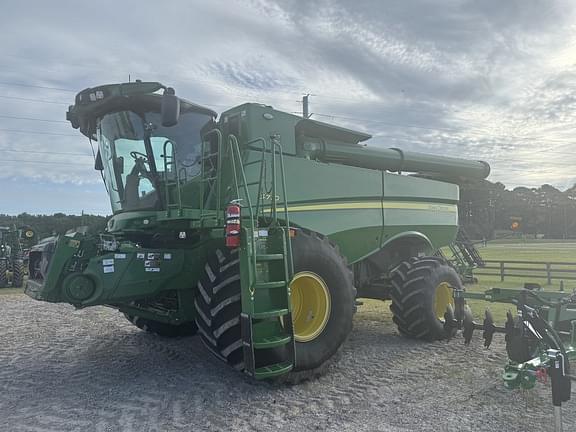 Image of John Deere S770 equipment image 1