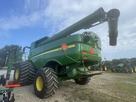 Image of John Deere S770 equipment image 4