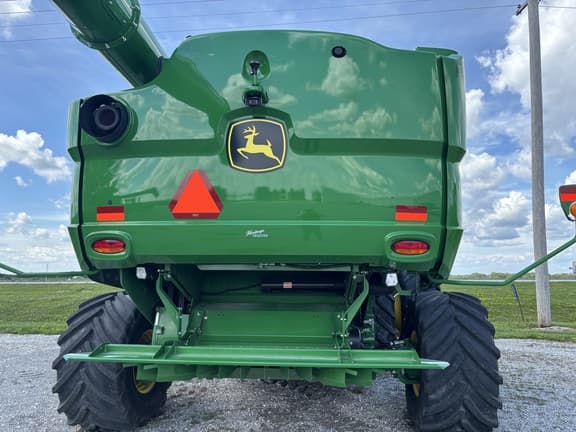 Image of John Deere S770 equipment image 4