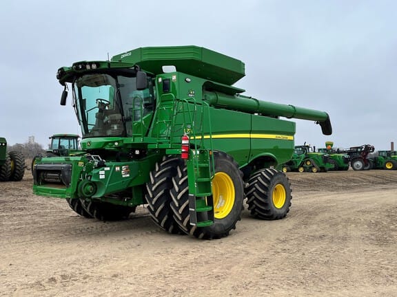 Main image John Deere S770