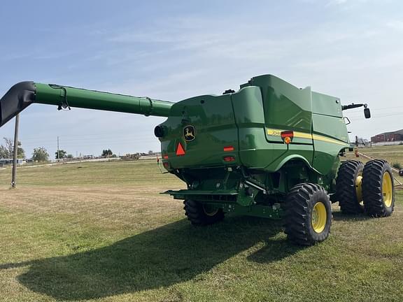 Image of John Deere S770 equipment image 2