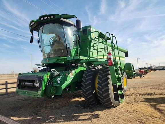 Image of John Deere S770 equipment image 1