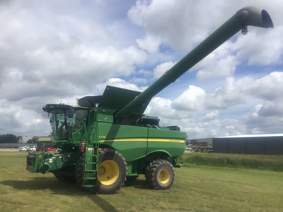 Main image John Deere S770