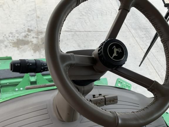 Image of John Deere S770 equipment image 4