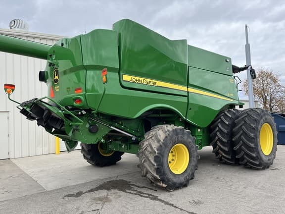 Image of John Deere S770 equipment image 2