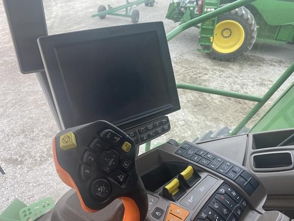 Image of John Deere S770 equipment image 1