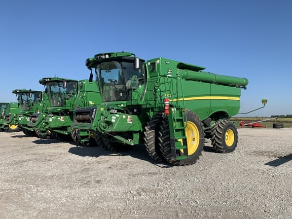 Main image John Deere S770