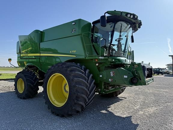 Image of John Deere S770 equipment image 3