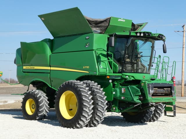 Image of John Deere S770 equipment image 2