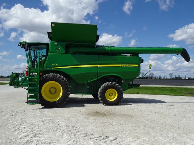 Image of John Deere S770 equipment image 1