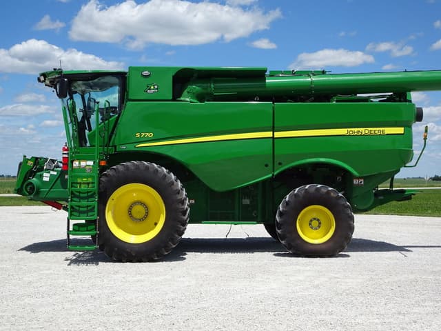 Image of John Deere S770 equipment image 2