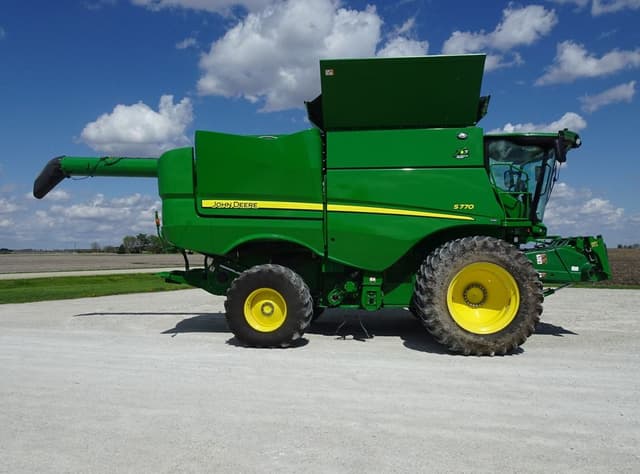 Image of John Deere S770 equipment image 4