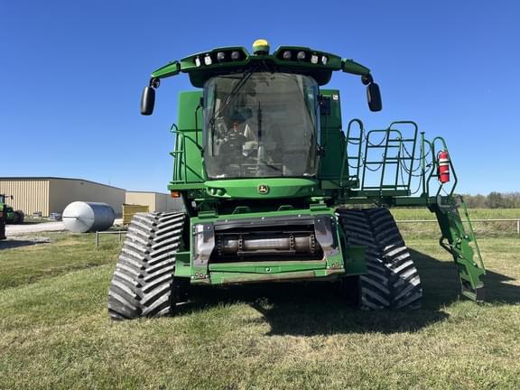 Image of John Deere S770 equipment image 2