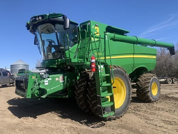 Image of John Deere S770 equipment image 1