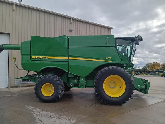 Image of John Deere S770 equipment image 1