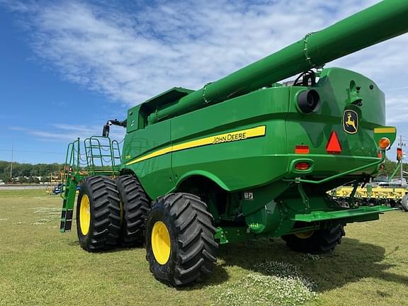 Image of John Deere S770 equipment image 2
