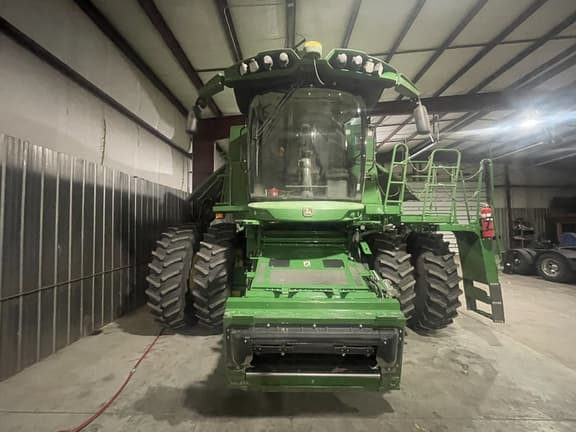 Image of John Deere S770 equipment image 1
