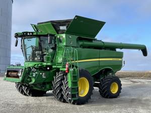 2022 John Deere S780 Image