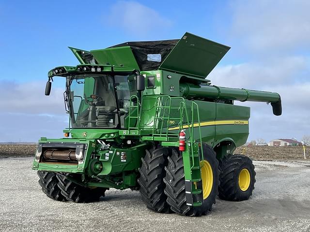 Image of John Deere S780 equipment image 1