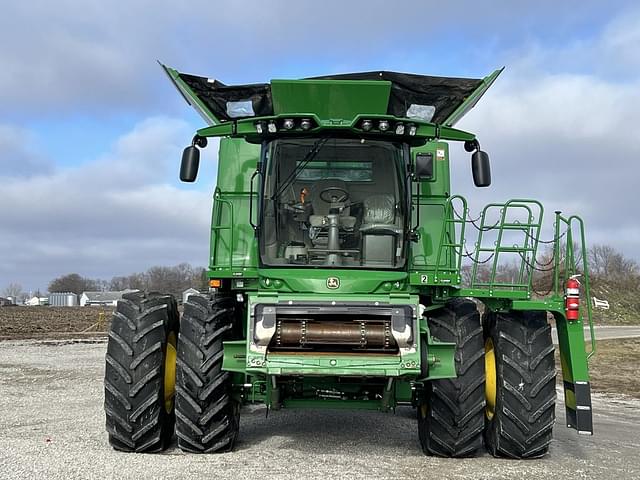 Image of John Deere S780 equipment image 4