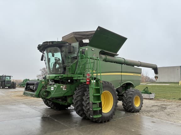 Image of John Deere S780 Primary image