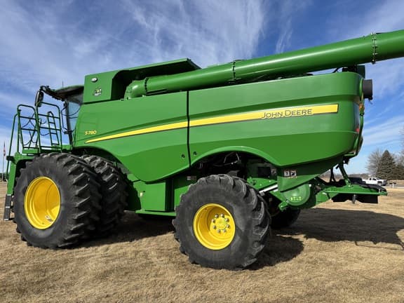 Image of John Deere S780 equipment image 2
