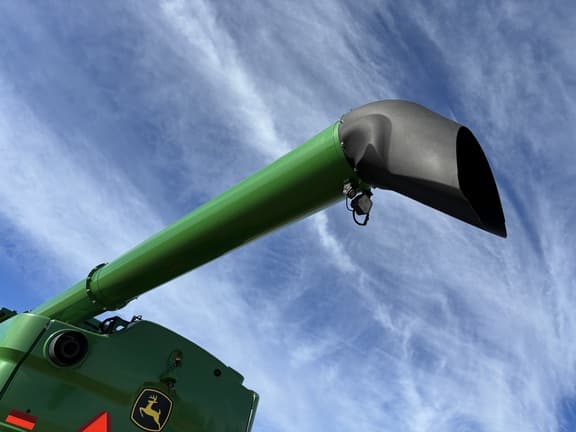 Image of John Deere S780 equipment image 4