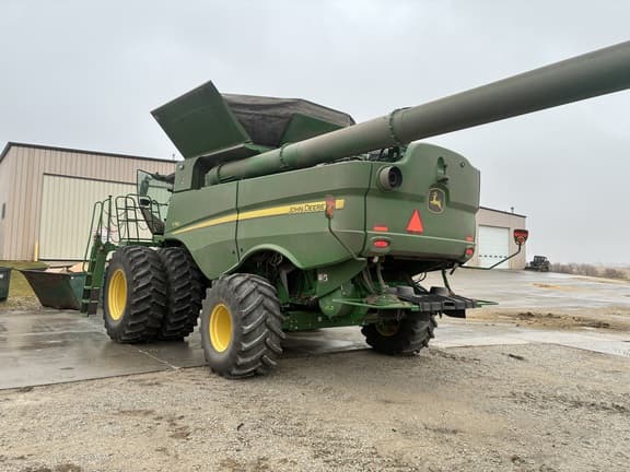 Image of John Deere S780 equipment image 2