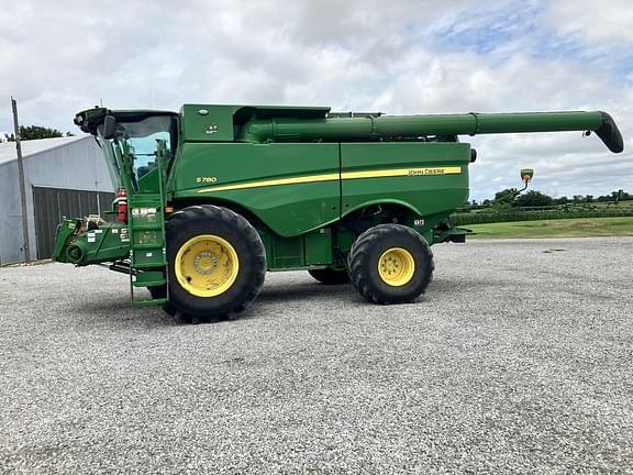 Image of John Deere S780 equipment image 2