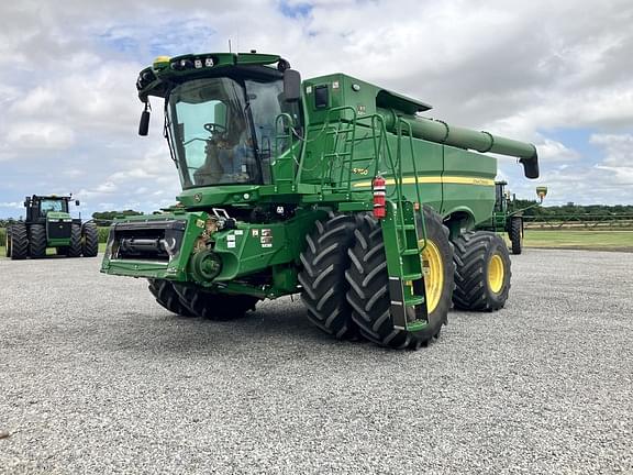 Image of John Deere S780 equipment image 1