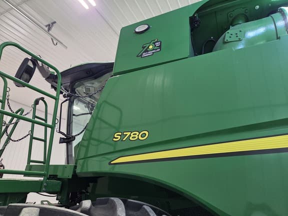 Image of John Deere S780 equipment image 4