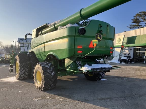 Image of John Deere S780 equipment image 2