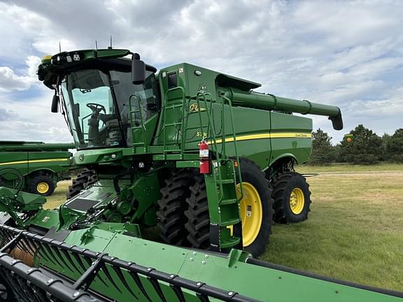 Image of John Deere S780 equipment image 1