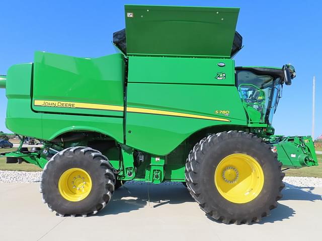 Image of John Deere S780 equipment image 4