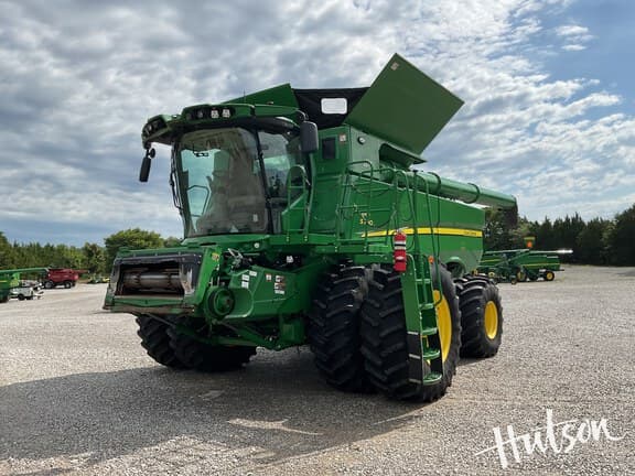 Image of John Deere S780 equipment image 1