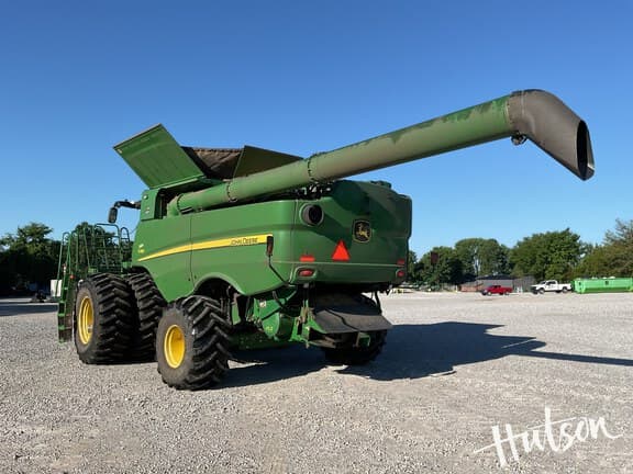 Image of John Deere S780 equipment image 2