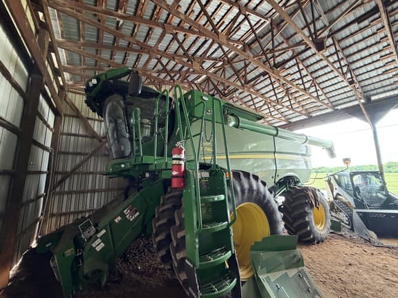 Image of John Deere S780 equipment image 1