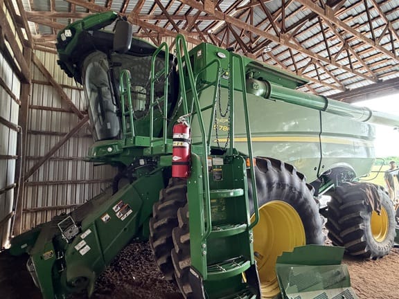 2022 John Deere S780 Equipment Image0