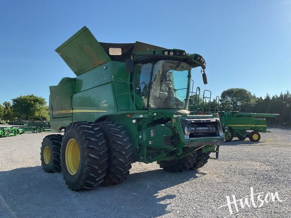 2022 John Deere S780 Equipment Image0
